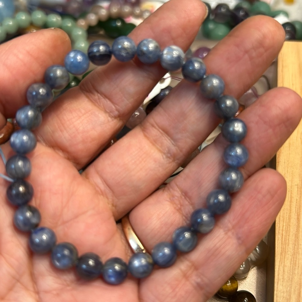 Beautiful HQ blue kyanite bracelet